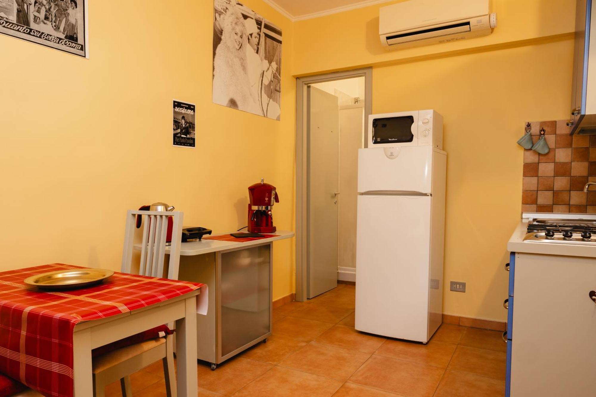 House Da Pasolini A Mastroianni Apartment Rom